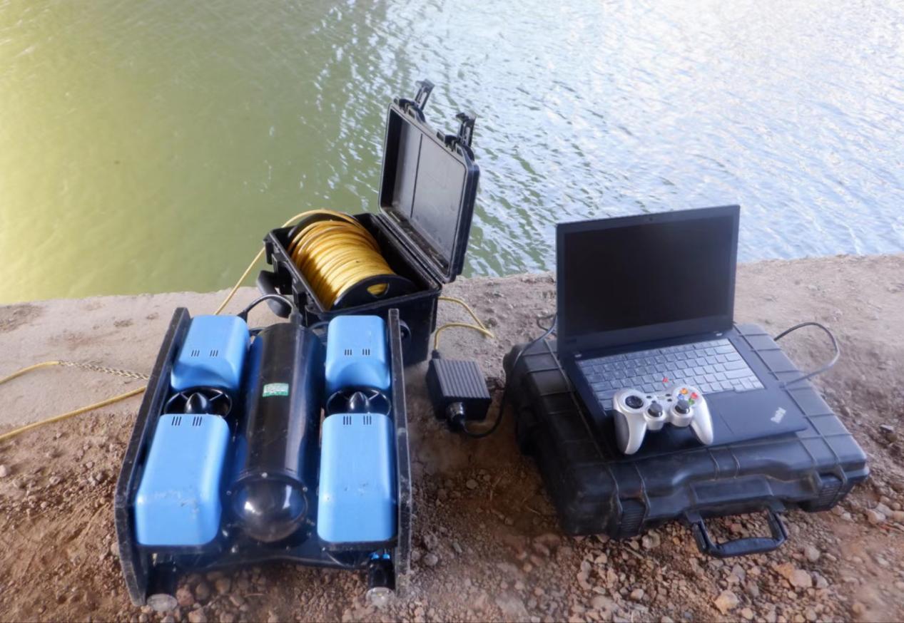 检测中,主要通过"水下机器人",桥梁检测潜水员探摸,三维声呐测量等