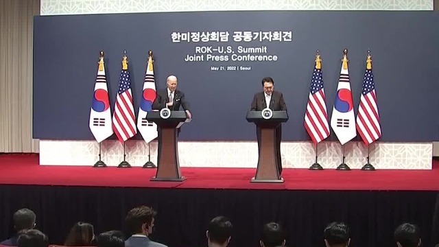 韩美首脑举行记者会发表联合声明