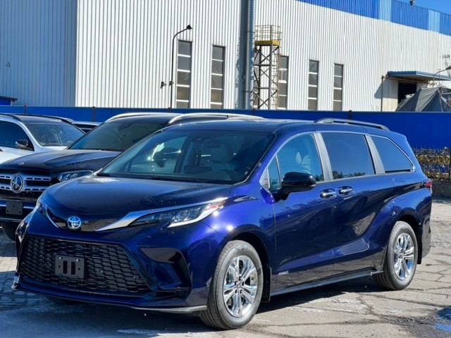 进口奶爸神车丰田塞纳25l购车37万起售