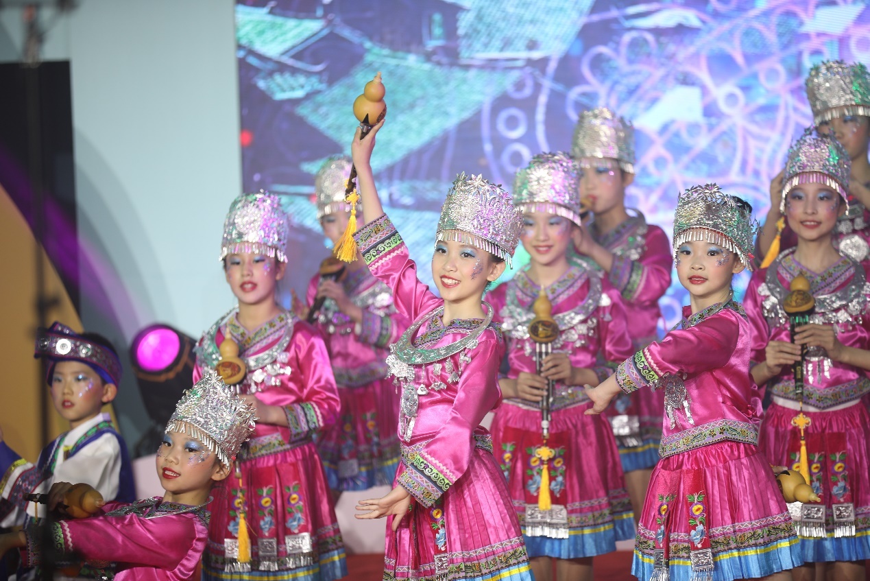 阳光下，我们精彩绽放——青岛新世纪市北学校举行20周年校庆庆典