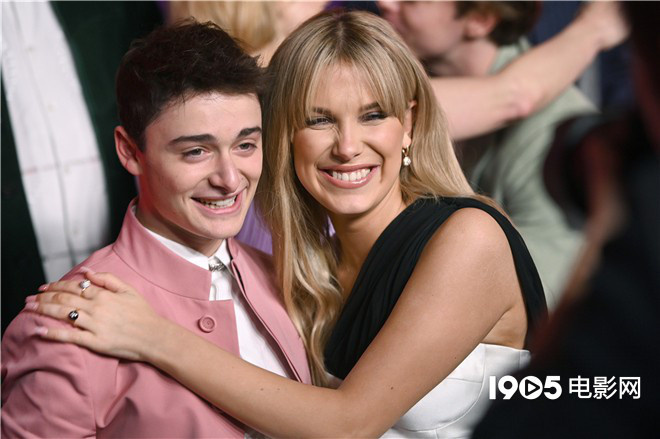 米莉&middot;波比&middot;布朗、诺亚&middot;施纳普