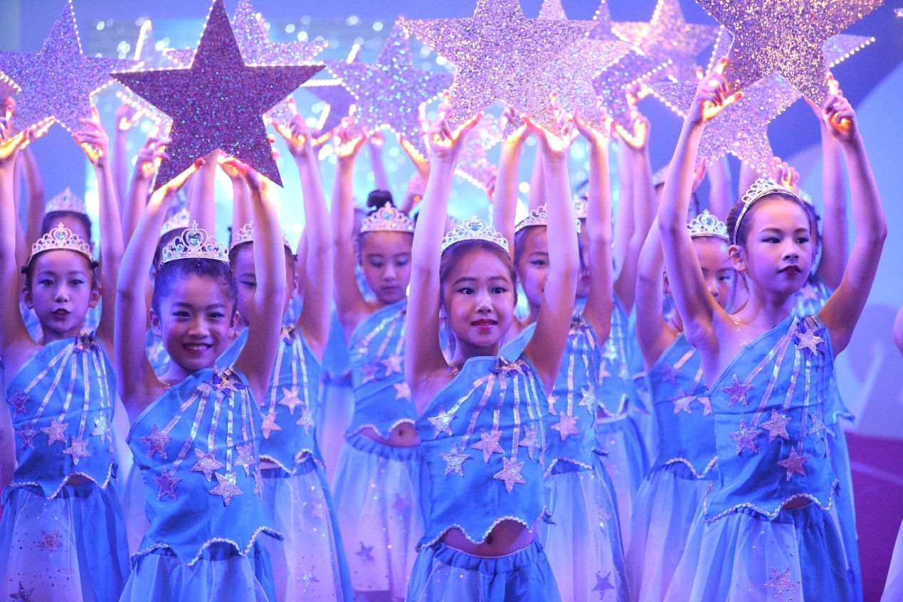 阳光下，我们精彩绽放——青岛新世纪市北学校举行20周年校庆庆典