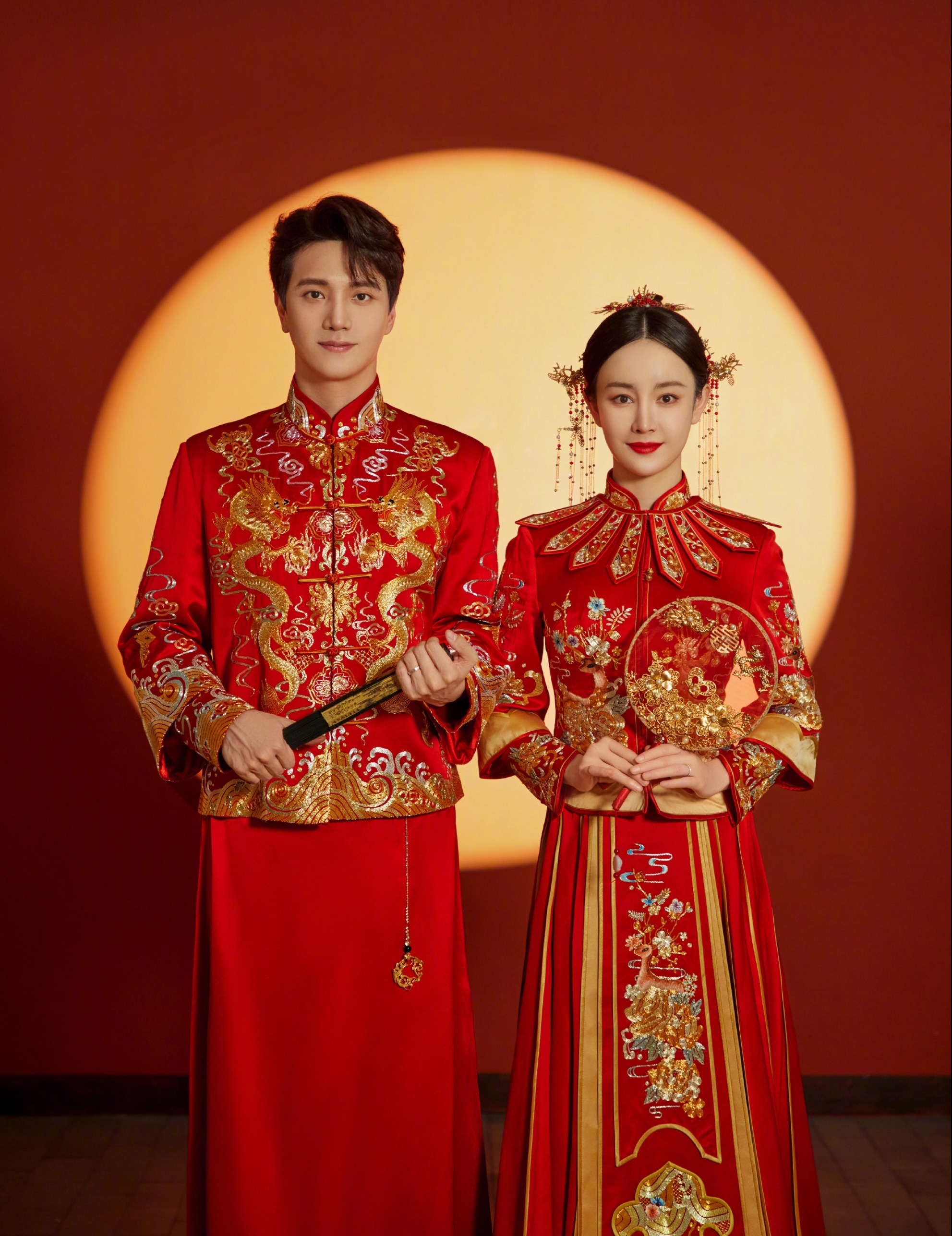 张檬晒与金恩圣婚纱照 中西韩三种造型超甜蜜_凤凰网娱乐_凤凰网