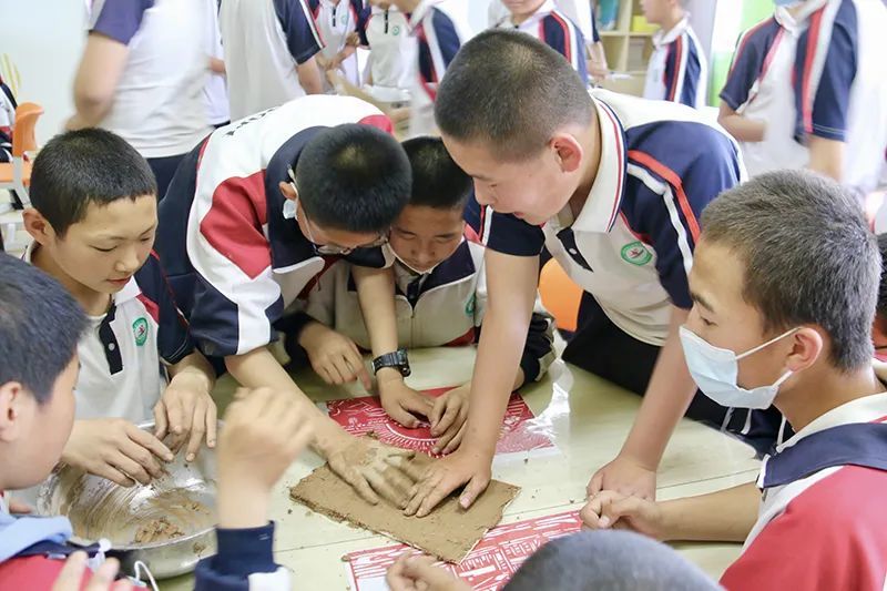“触手可及的文明——手作地仗层制作”活动