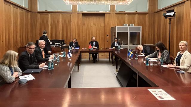 土耳其、芬兰和瑞典三国外长在德国柏林举行了会晤