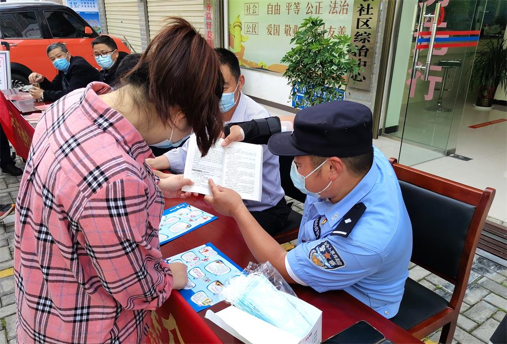 安徽桐城聚焦民生关切掀起民法典学习宣传热潮