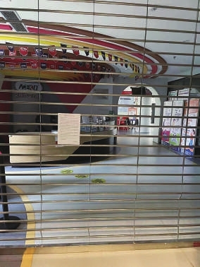 图:艾斯奇少儿体能学院大门紧闭。