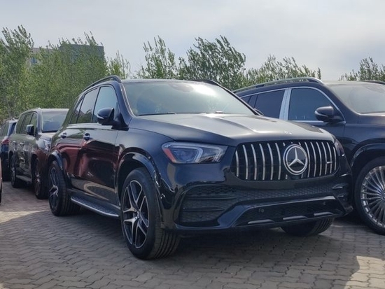 2022款新款奔驰gle53(配置|询价)采用amg垂瀑式赛车格栅,强有力的运动