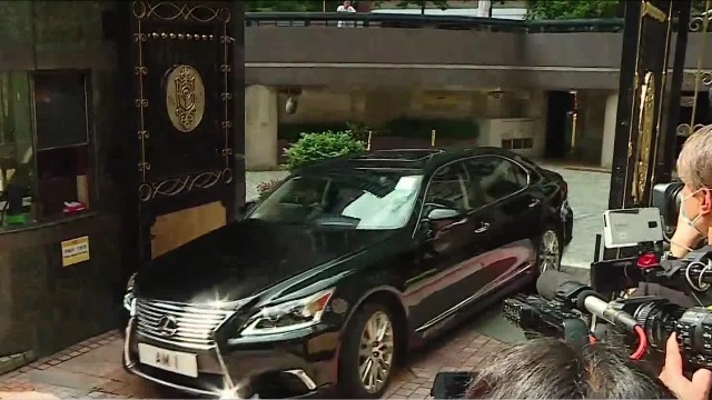 香港候任特首李家超离开香港寓所赴北京