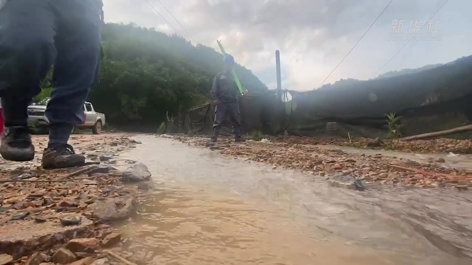 云南丘北强降雨致26000多户停电 电力部门抓紧抢修 凤凰网视频 凤凰网