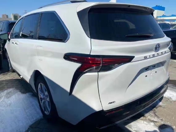 2022款加版丰田塞纳ltd四驱跌至38万起