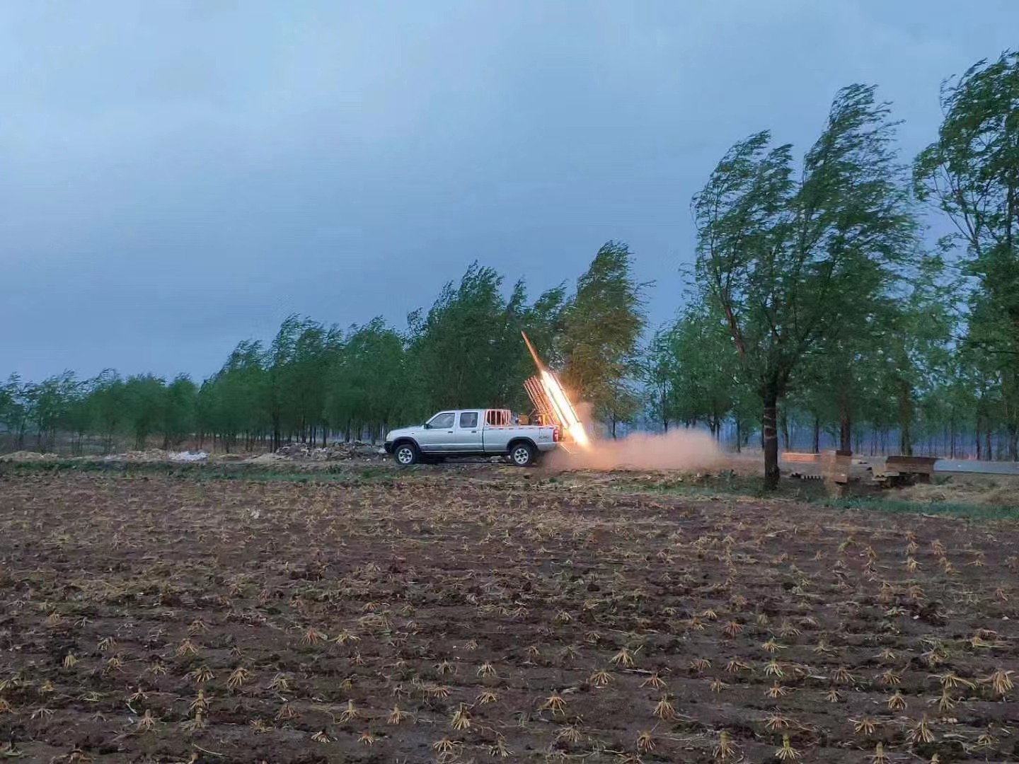 航天科技四院千枚增雨火箭弹助力抗旱保春播