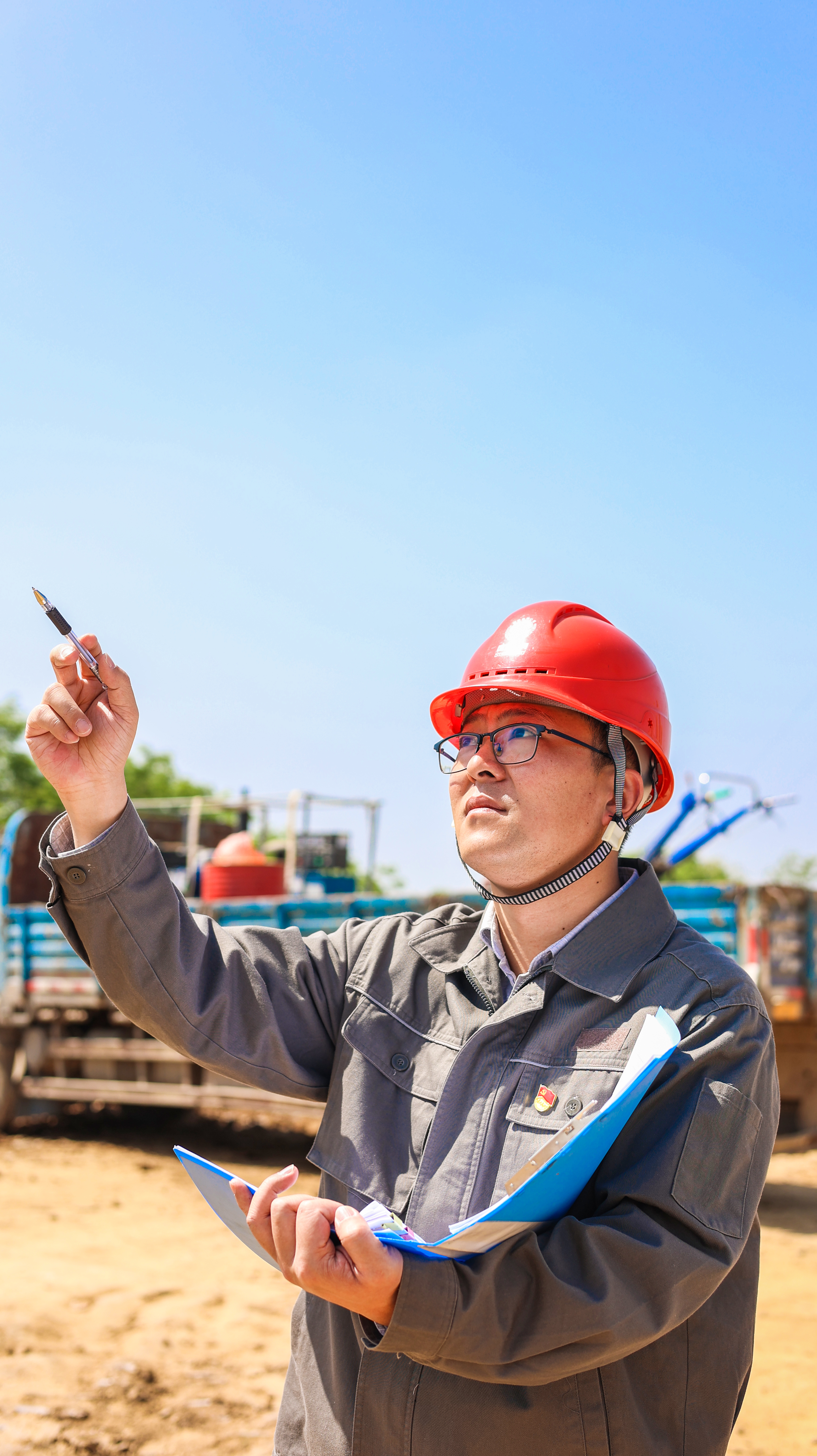 安徽肥西劳模风采金国钰风雨无阻守护千里银线