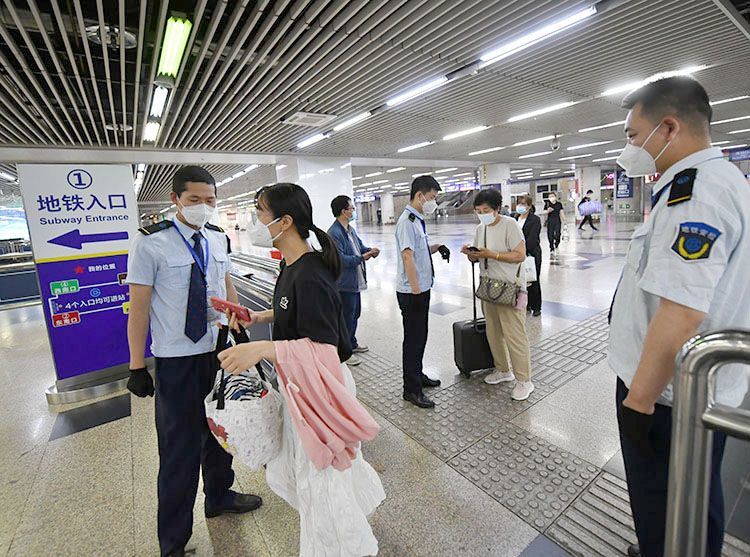 丰台提级管控后，北京南站、西站正常运营并加强疫情防控