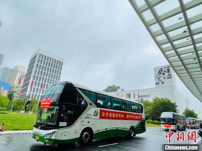 浙江援沪方舱、血透医疗队返浙。 浙江省卫生健康委供图