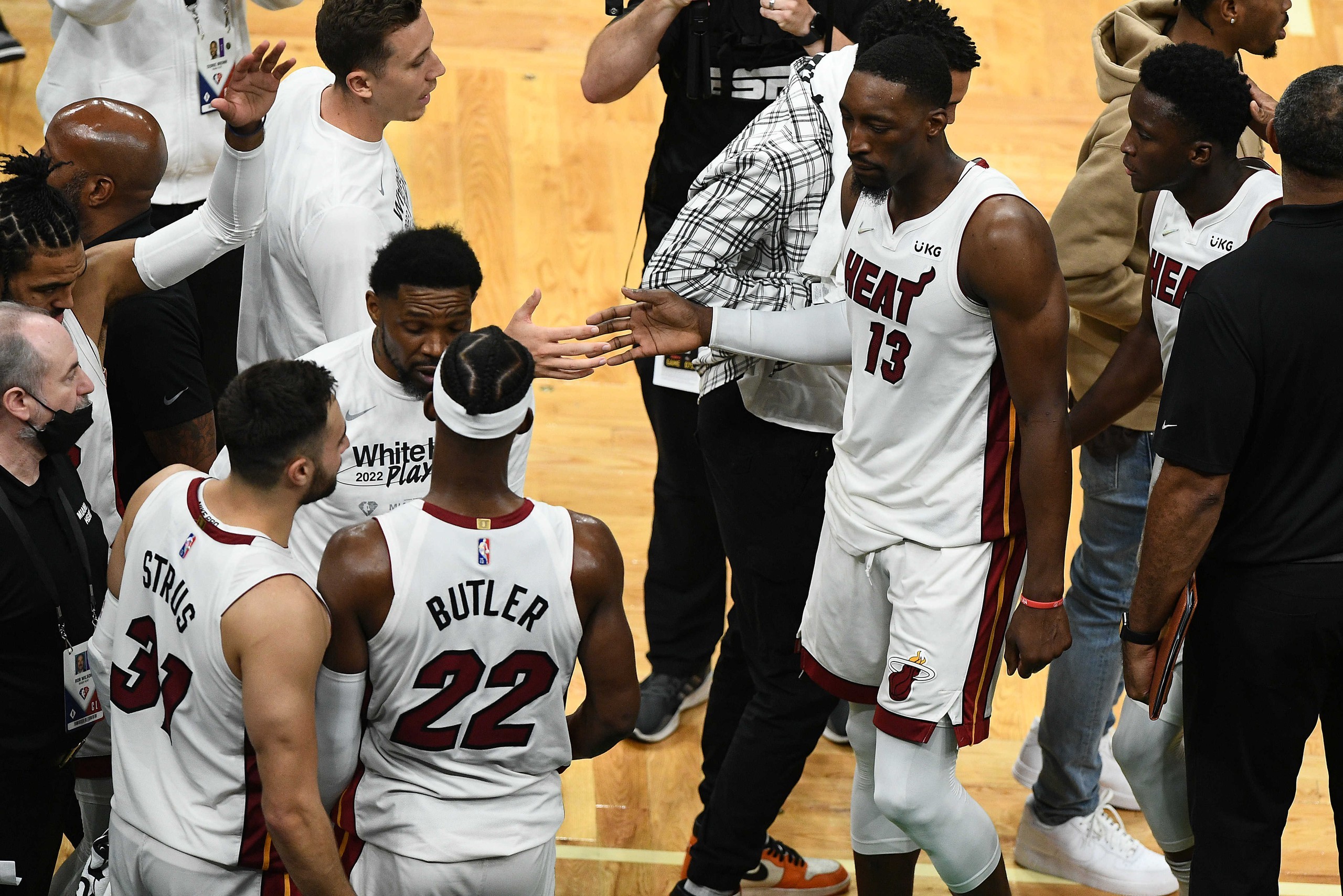 巴特勒领军硬刚杜兰特篮网热火激战背后的战术博弈