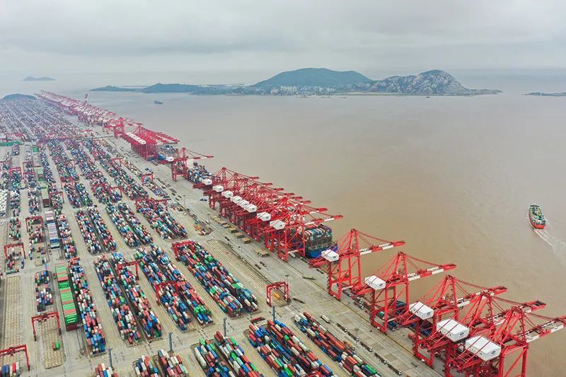 上海洋山港集装箱码头 图：新华社
