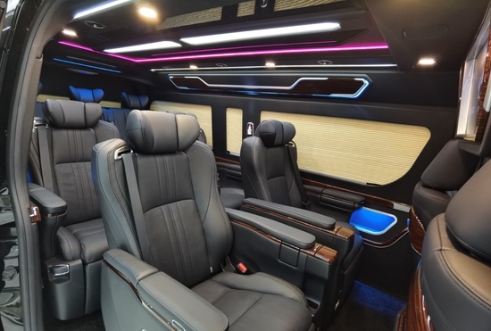 2021款丰田海狮豪华内饰堪比埃尔法