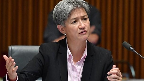 早年受歧视成为从政动力亚裔外长黄英贤创下澳大利亚政坛多项先例