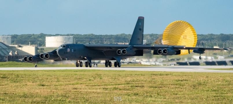 2月9日降落在关岛安德森基地的B-52H