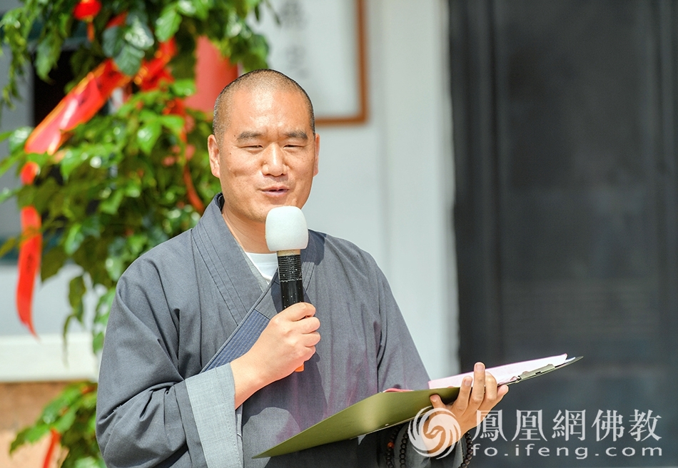 湖北黄石东方山法藏寺东西斋菜馆揭牌