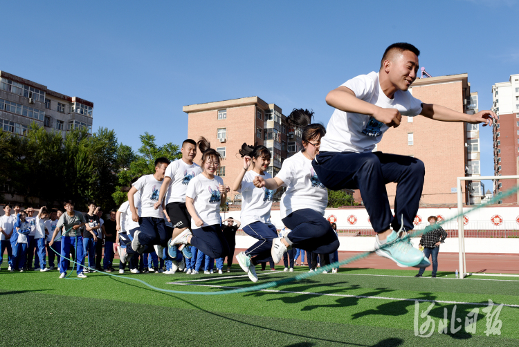 河北张家口课余减压轻松迎考