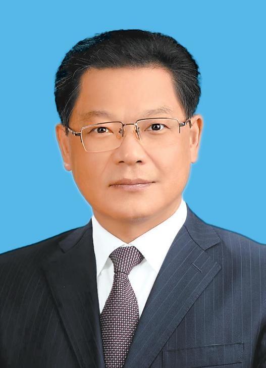 尹弘率新班子亮相 常委们的简历来了