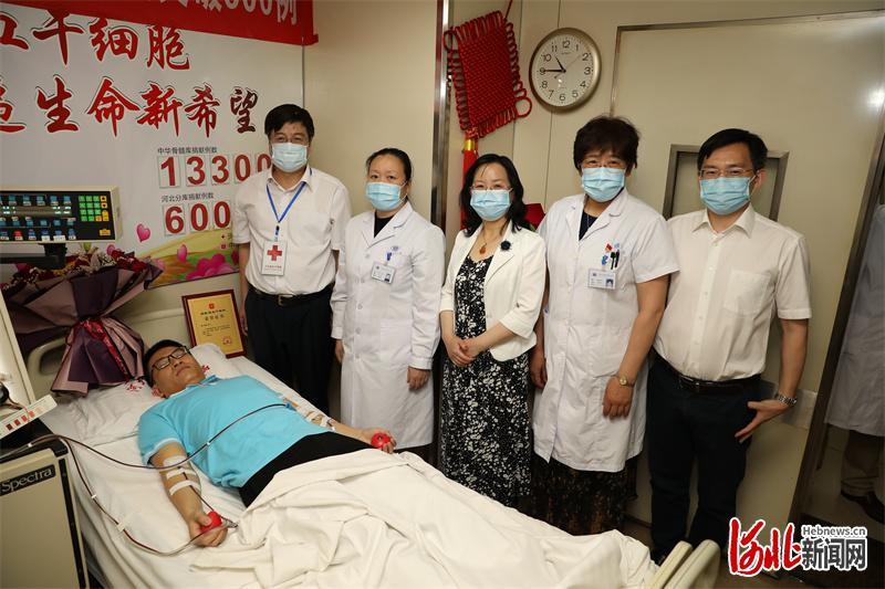 相关领导看望孙占鑫。