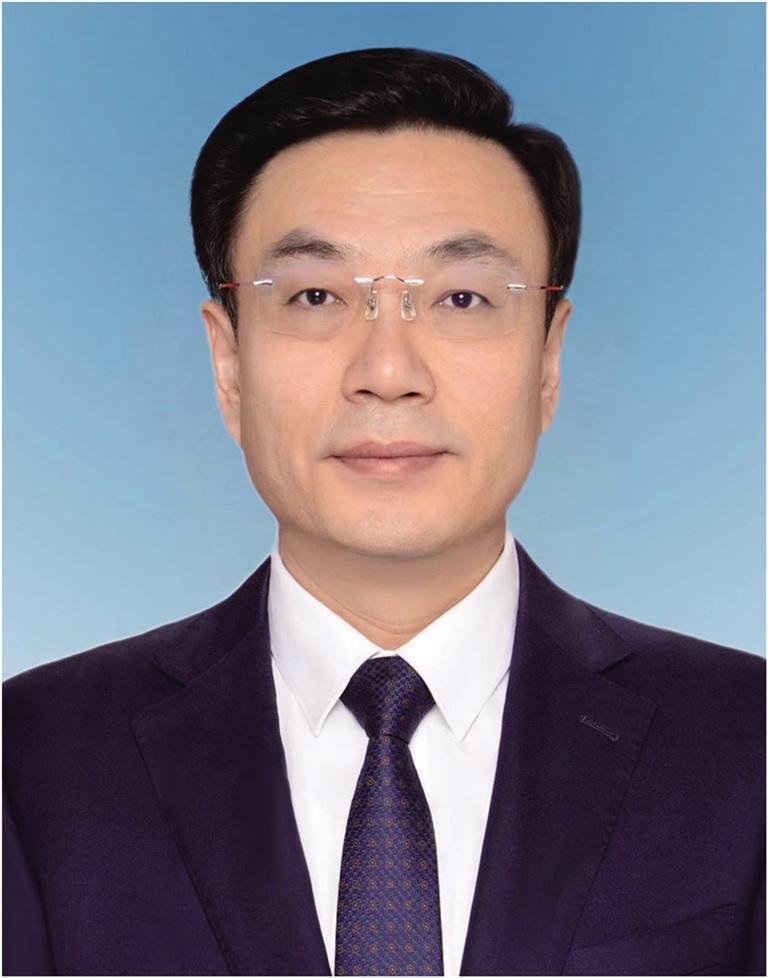 尹弘率新班子亮相 常委们的简历来了