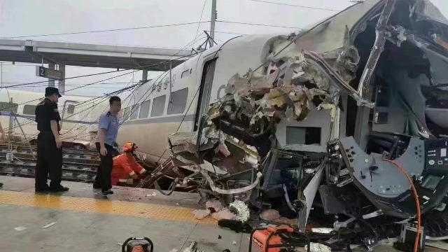 网传动车D2809发生撞车事故