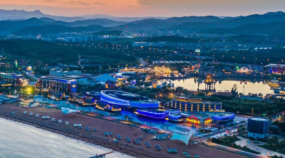 带着城市一起玩丨第二届鲁能美丽汇鲸屿市集燃势开幕