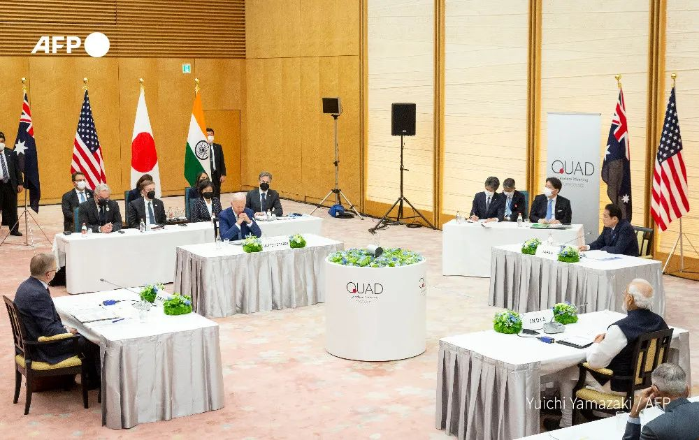5月24日，拜登亚洲行期间在日本东京首相官邸召集美日印澳“四方安全对话”领导人峰会现场 图自法新社