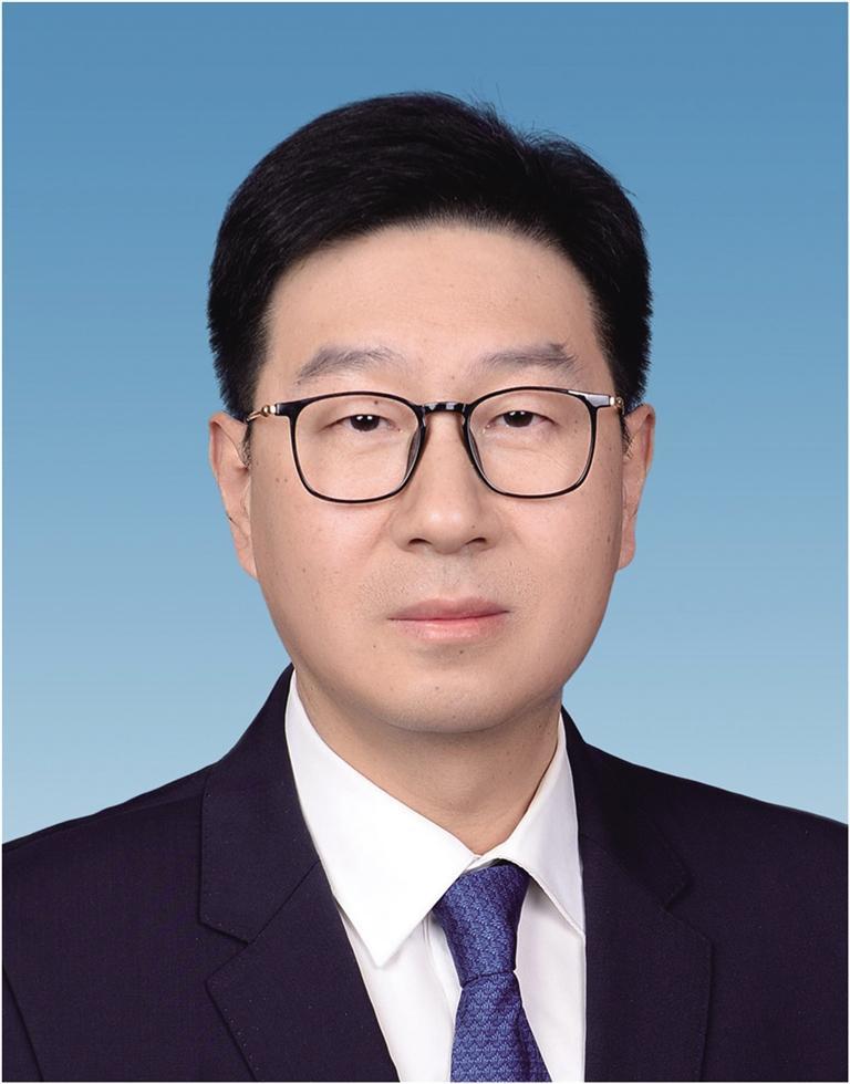 尹弘率新班子亮相 常委们的简历来了