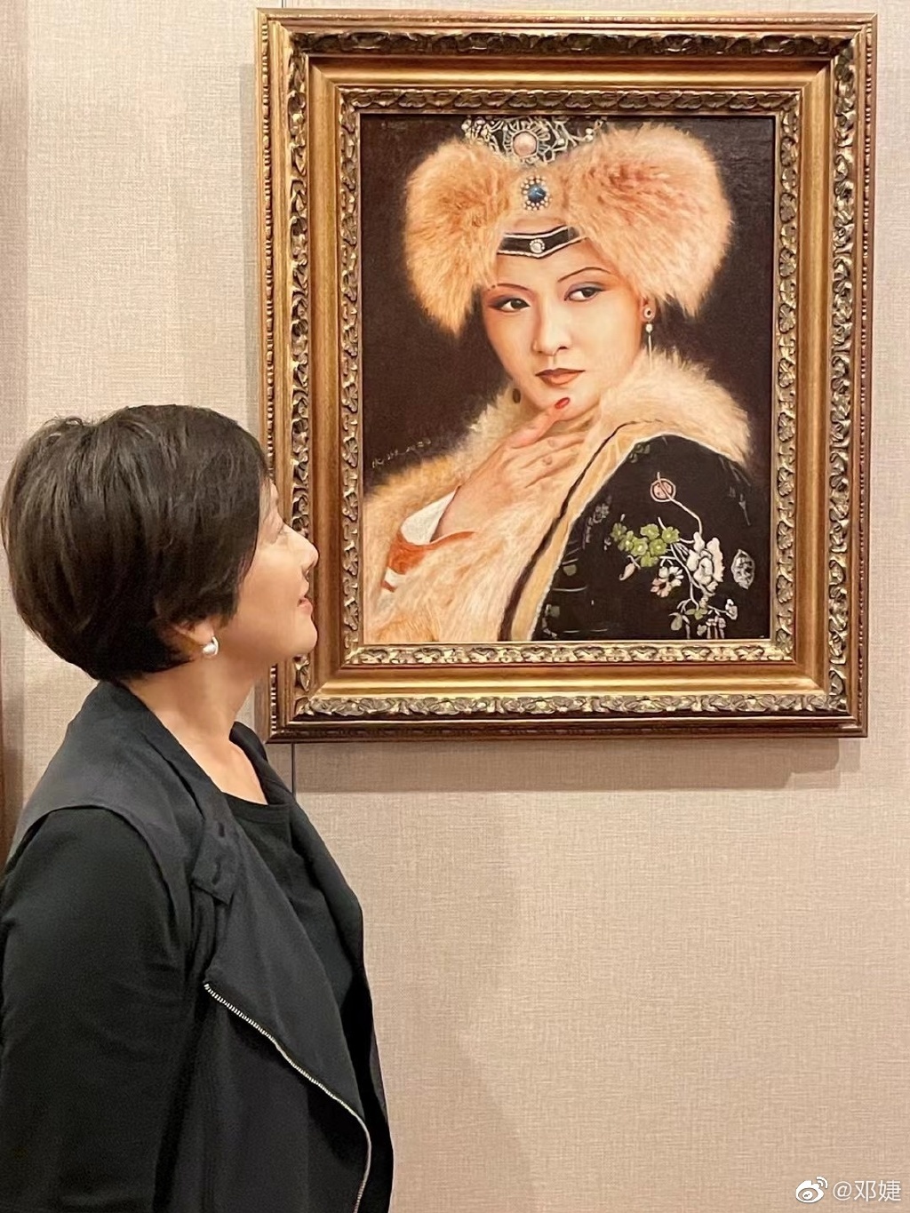 邓婕曾担心自己演不好王熙凤,却没想到这成了她演艺生涯中的代表角色。 图片来自其微博