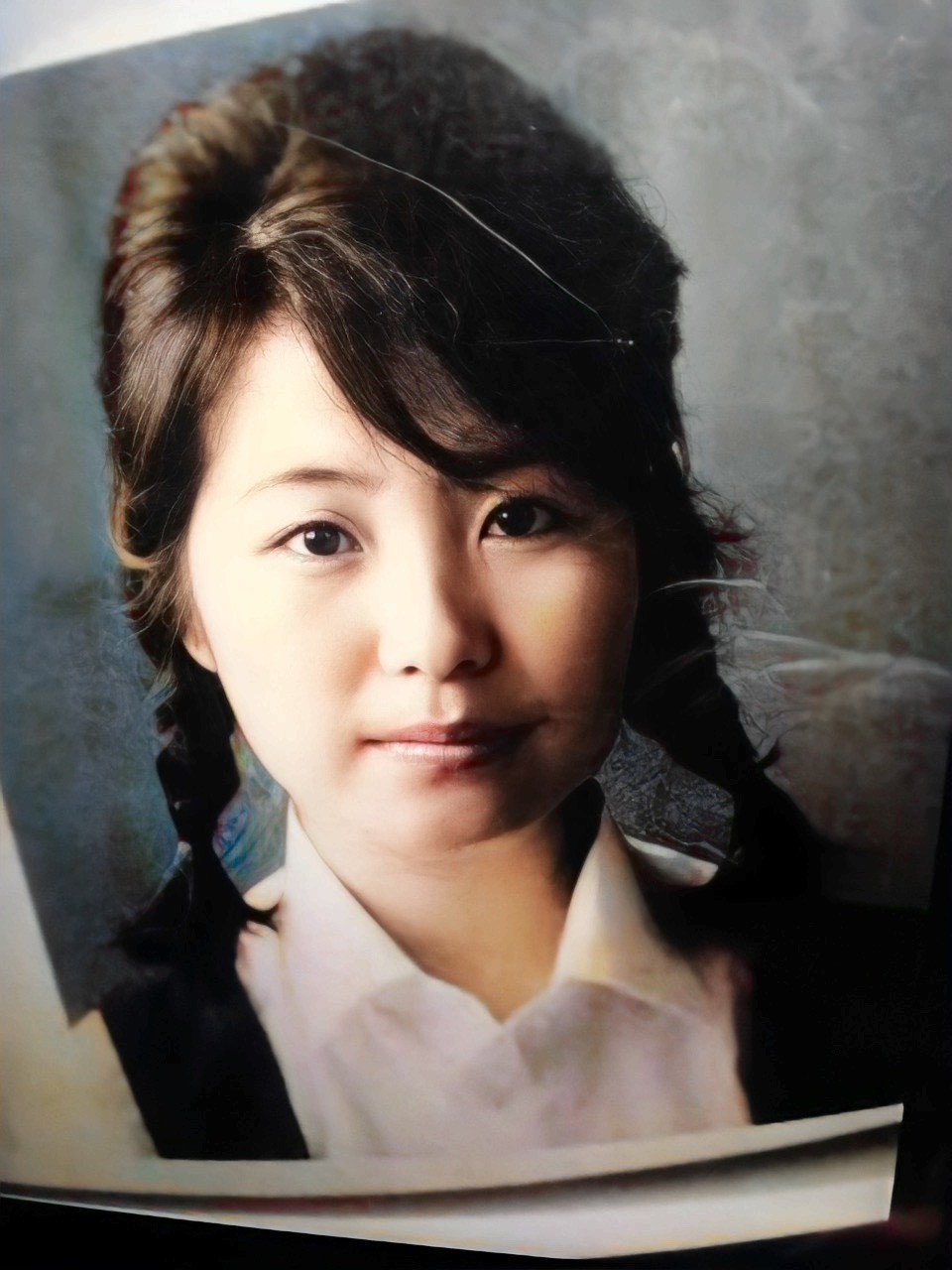 重信房子年轻时照片。图源:Twitter