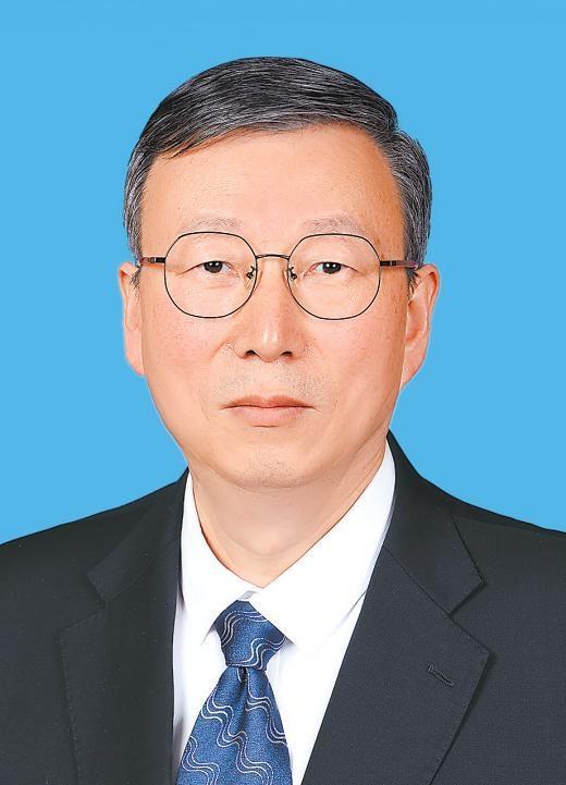 尹弘率新班子亮相 常委们的简历来了