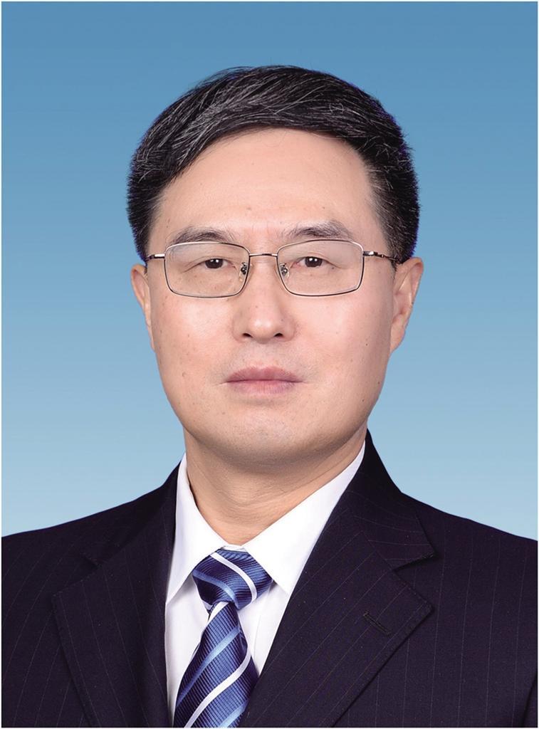 尹弘率新班子亮相 常委们的简历来了