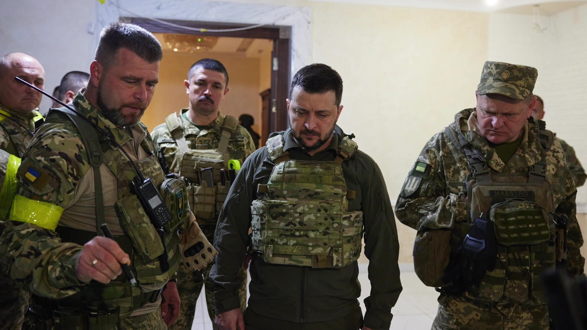 全球连线｜俄官员称美对乌新一轮安全援助是“火上浇油”　泽连斯基说每天近百名乌军士兵阵亡