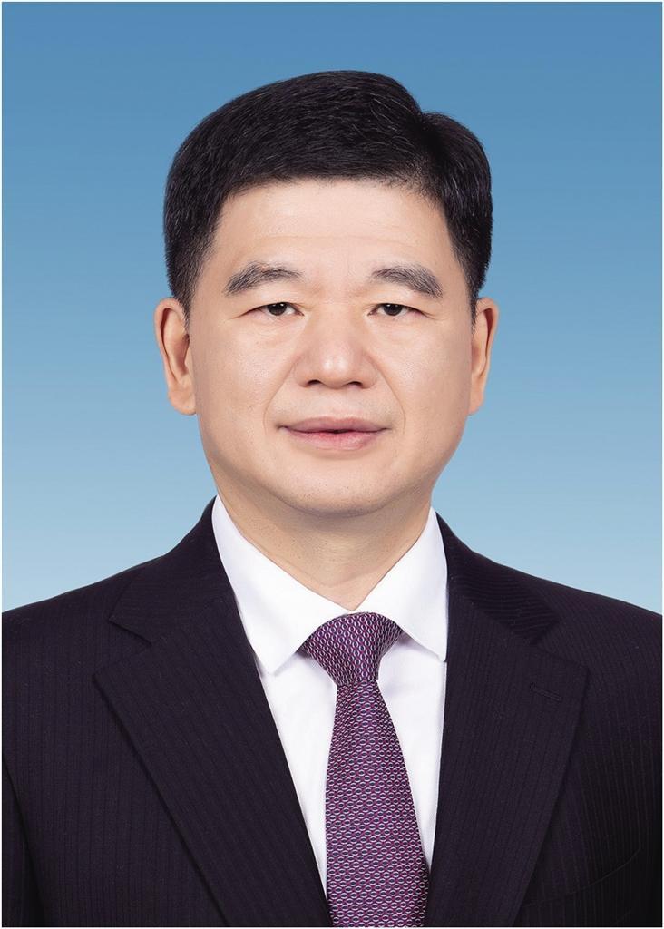 尹弘率新班子亮相 常委们的简历来了