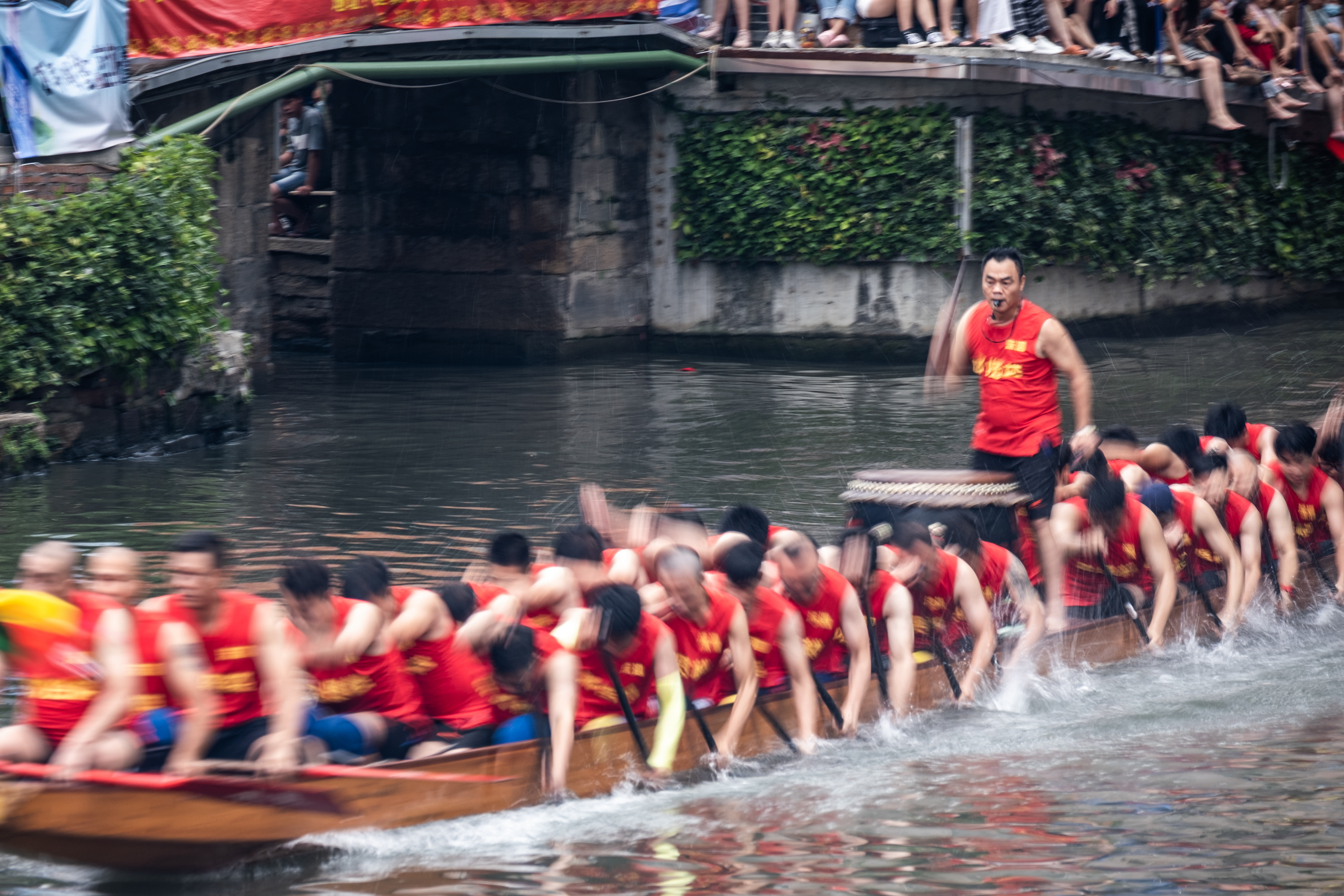 凤凰现场端午节南海桂城叠滘龙舟水上漂移上演