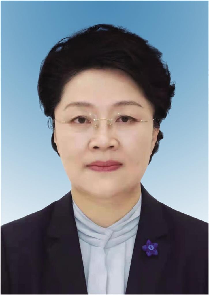 中央党校研究生,工学学士,中共党员,现任甘肃省委常委,天水市委书记