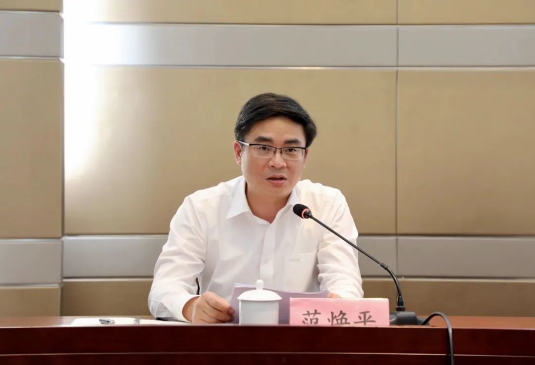 范焕平表示,坚决服从宁波市委决定,衷心感谢组织信任,将牢记使命嘱托