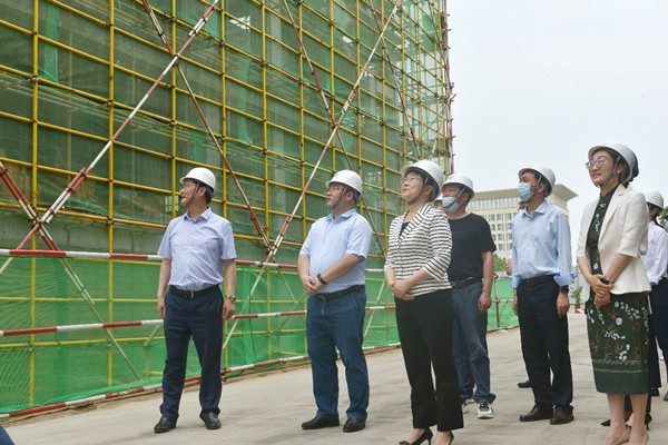 湾沚区委书记殷琼一行调研芜湖医药卫生学校