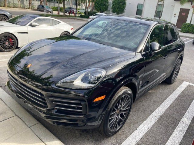 22款保时捷卡宴天津港现车最低至86万起