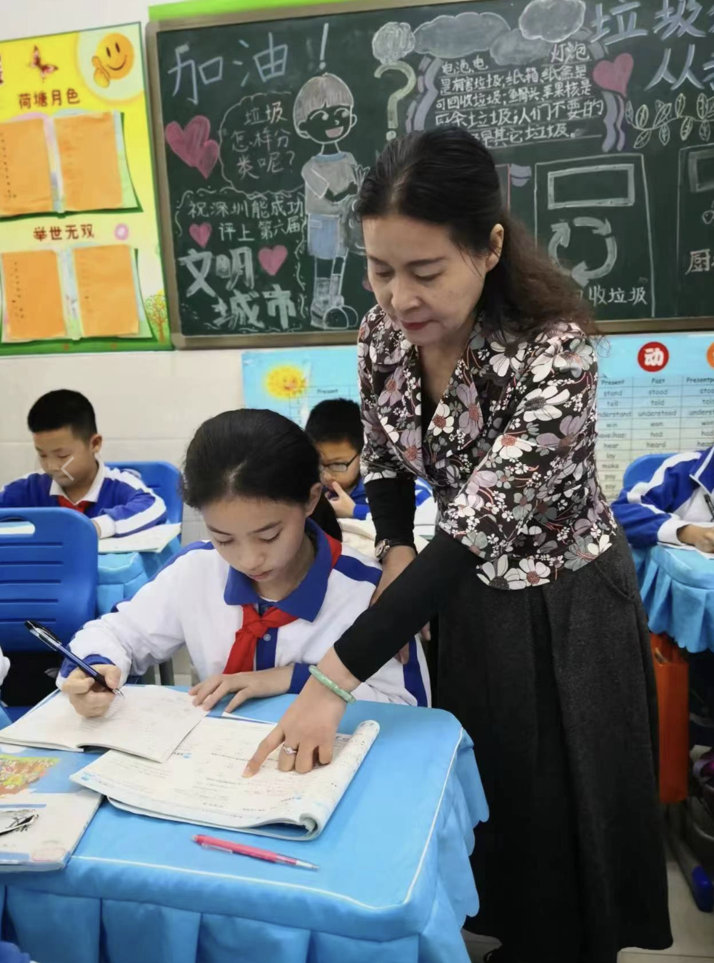 百外春蕾小学校长陈昌秀做学习型老师减负提质打造高效课堂