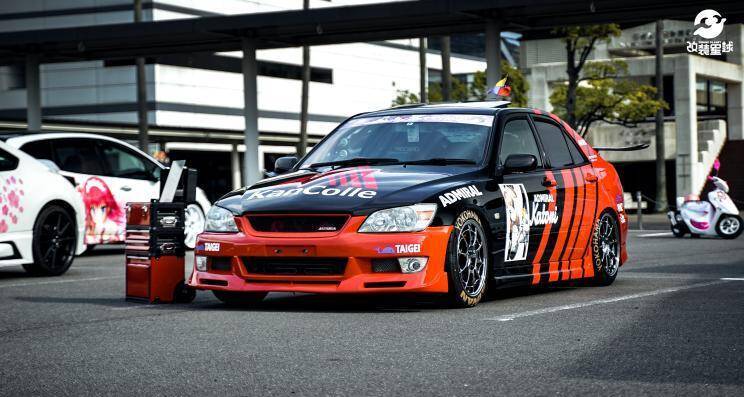 的套路,车主为它选择了与当年advan车队的altezza赛车相同的涂装设计