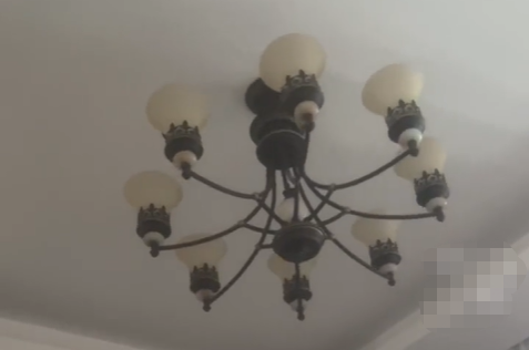 芦山6.1级地震成都震感强烈 吊灯、饮水机晃动