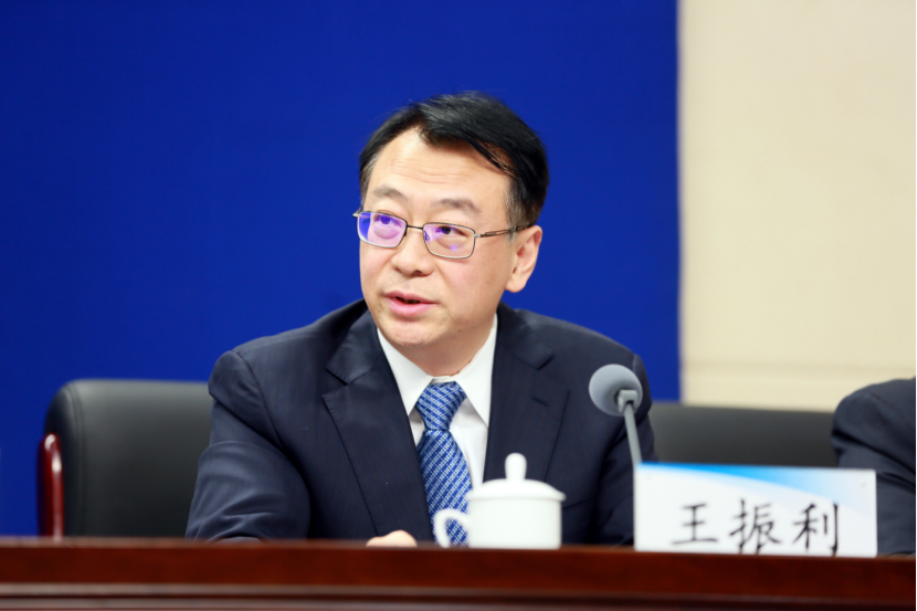 河南省商务厅党组书记,厅长王振利在回答记者提问时说,常态化疫情防控