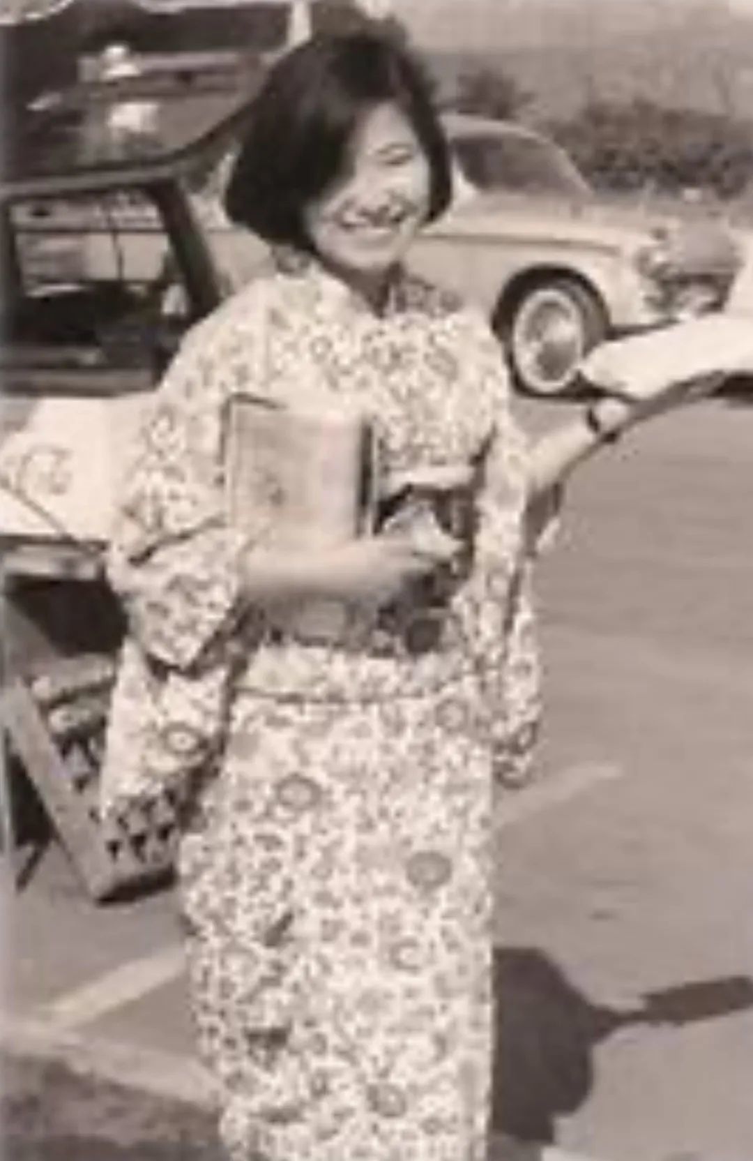 重信房子年轻时照片