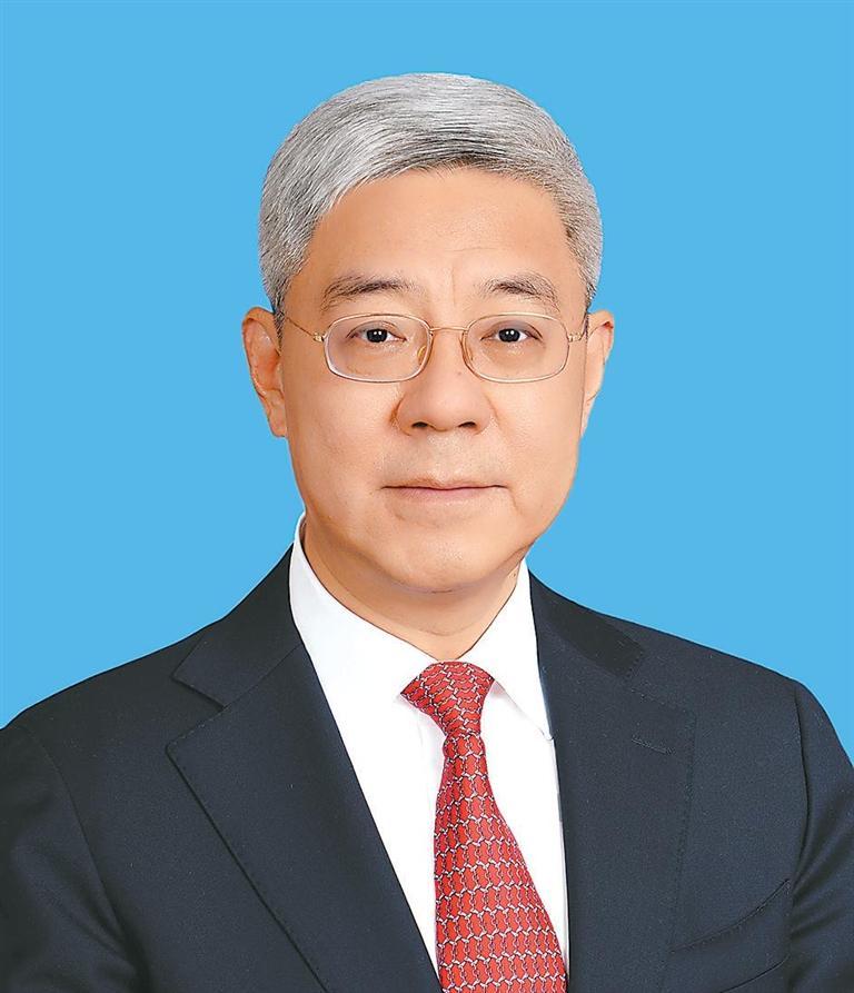 尹弘率新班子亮相 常委们的简历来了